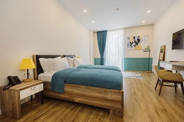 Classic Double Room with Boulevard View & Balcony