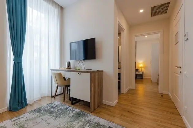 Suite Room with Boulevard View