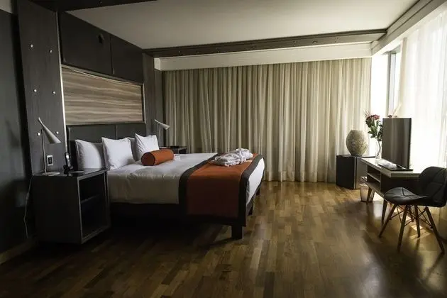 Singular Room
