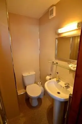 Tek Büyük Yataklı Oda, Banyolu/Duşlu