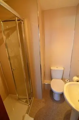 Tek Büyük Yataklı Oda, Banyolu/Duşlu