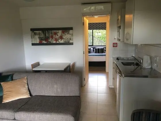 Comfort Büyük Yataklı Tek Kişilik Oda, 1 Yatak Odası, Bahçe Manzaralı, Bahçeli