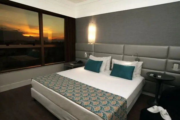 Deluxe Tek Büyük Yataklı Oda