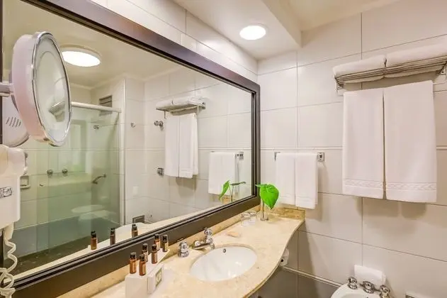 Superior Tek Büyük Yataklı Oda, Havuz Manzaralı