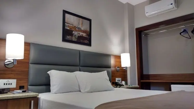 Superior Tek Büyük Yataklı Oda