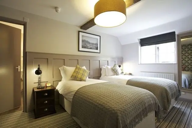 Design Tek Büyük veya İki Ayrı Yataklı Oda