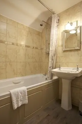 Design Tek Büyük veya İki Ayrı Yataklı Oda