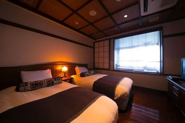 Traditional Süit (Japanese Modern with Hot Spring Bath)