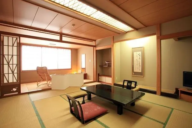 Traditional Süit (Japanese Modern with Hot Spring Bath)