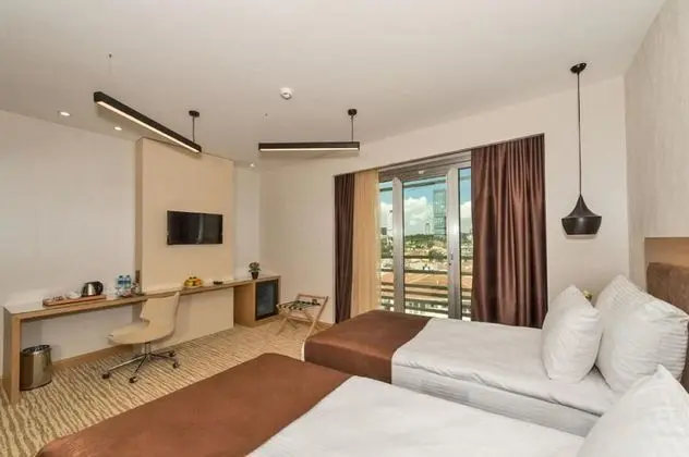 Standard Üç Kişilik Oda, Şehir Manzaralı