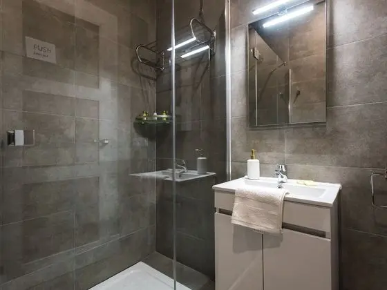 Luxury Apart Daire, Banyolu/Duşlu (Ximenez de Enciso II Apartment)