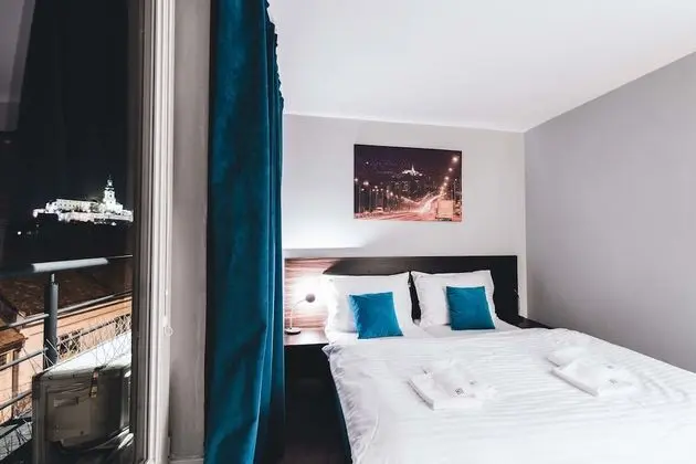 Comfort Tek Büyük Yataklı Oda