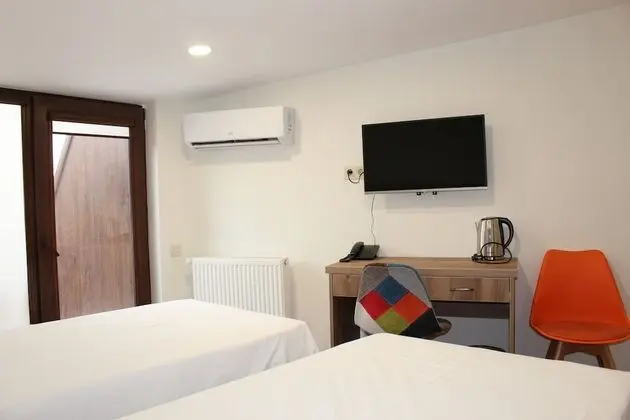 Tek Büyük veya İki Ayrı Yataklı Oda, Balkon