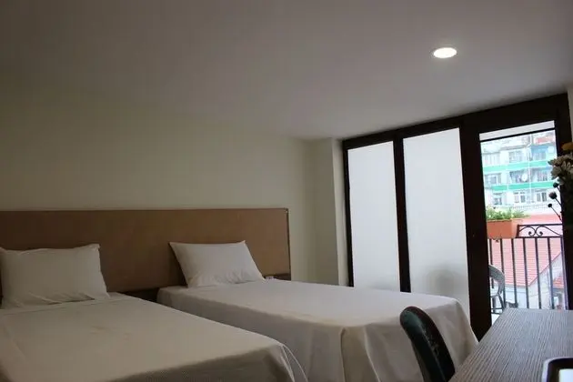 Tek Büyük veya İki Ayrı Yataklı Oda, Balkon