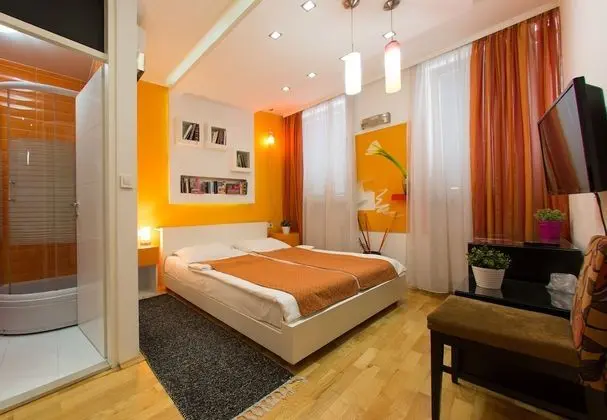 Comfort Tek Büyük Yataklı Oda
