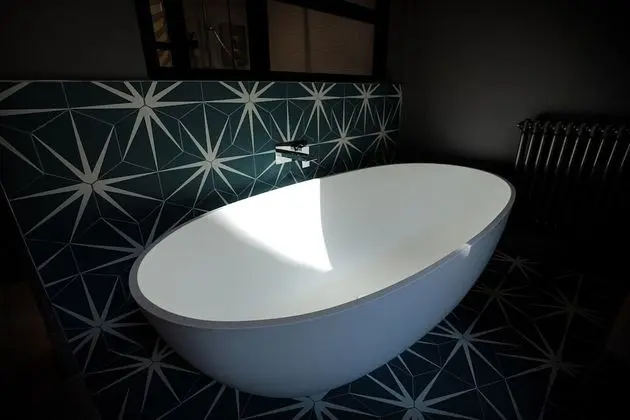 Luxury Oda