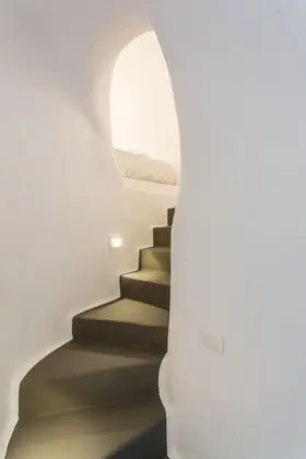 Icon Apartment (1 King Bed and 1 Bed Deck)