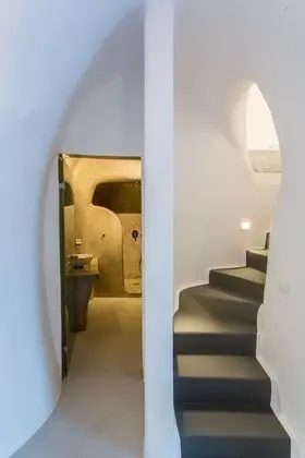 Icon Apartment (1 King Bed and 1 Bed Deck)