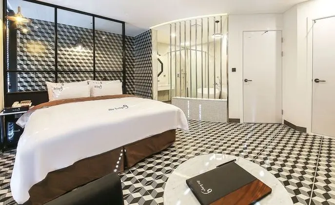 Customized Suite