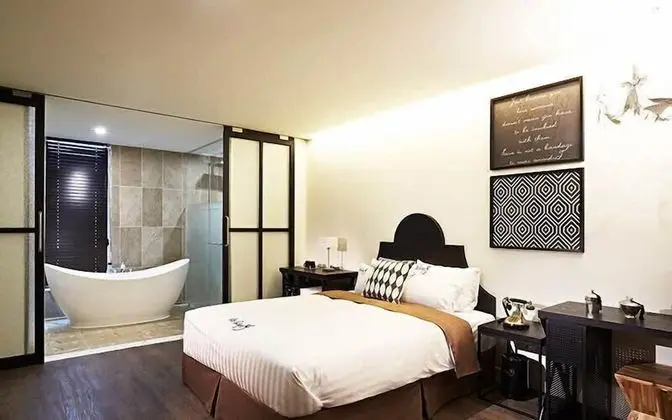 Deluxe Tek Büyük Yataklı Oda (bigger than most rooms in seoul)