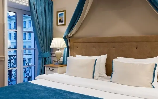 Deluxe Tek Büyük Yataklı Oda