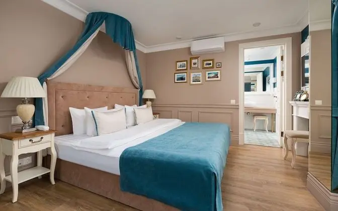 Deluxe Tek Büyük Yataklı Oda