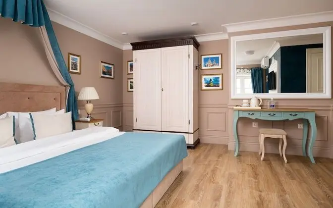 Deluxe Tek Büyük Yataklı Oda
