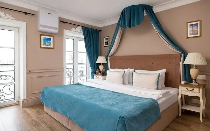 Deluxe Tek Büyük Yataklı Oda
