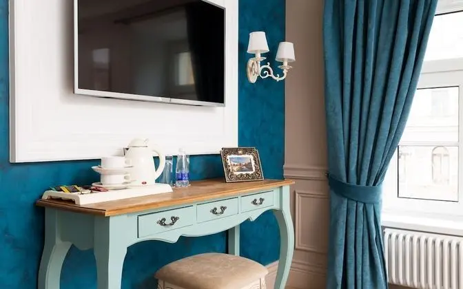 Deluxe Tek Büyük Yataklı Oda