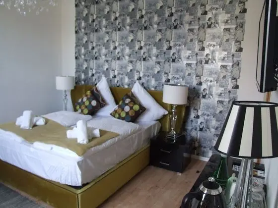 Comfort Tek Büyük Yataklı Oda