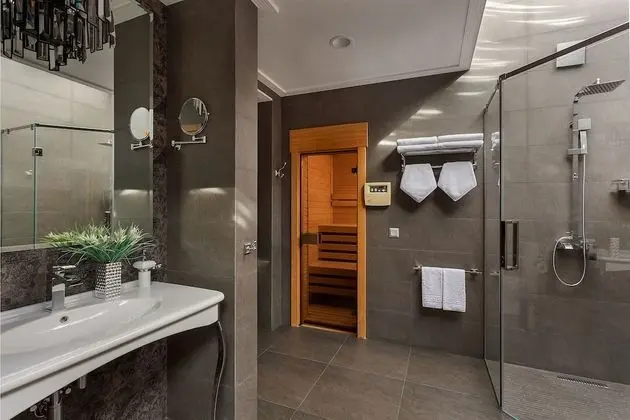 Grand Apart Daire, Sauna (Suite with Sauna)