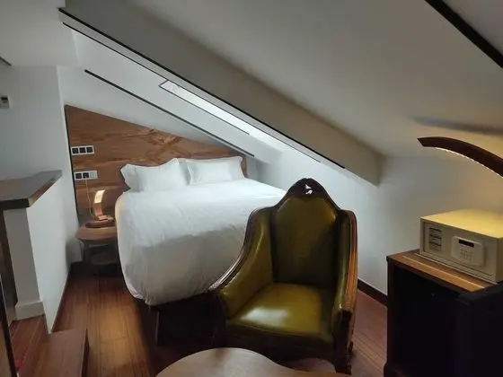 Classic Tek Büyük Yataklı Oda