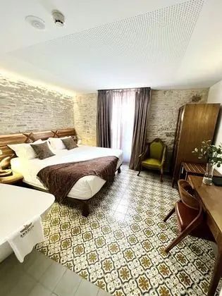 Deluxe Tek Büyük Yataklı Oda