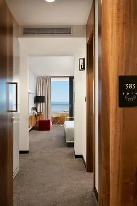 Deluxe Tek Büyük Yataklı Oda, Balkon, Deniz Manzaralı