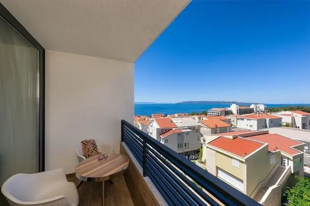 Deluxe Tek Büyük Yataklı Oda, Balkon, Kısmi Deniz Manzaralı