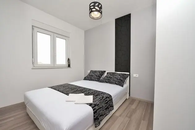 Apart Daire, 2 Yatak Odası, Havuz Manzaralı (1)