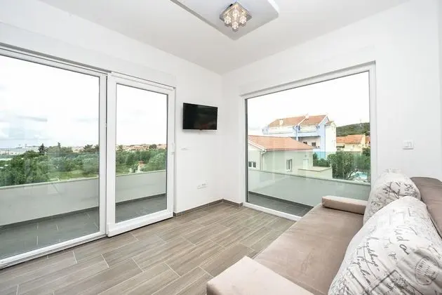 Apart Daire, 2 Yatak Odası, Havuz Manzaralı (1)