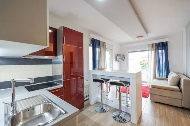 Apart Daire, 2 Yatak Odası, Havuz Manzaralı (1)