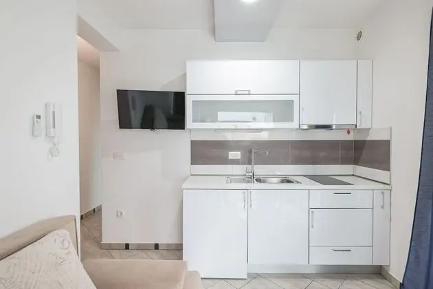 Apart Daire, Havuz Manzaralı, Zemin Kat