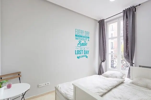 Design Apart Daire, 2 Yatak Odası (Beautiful Apt. Historic District -Sol)