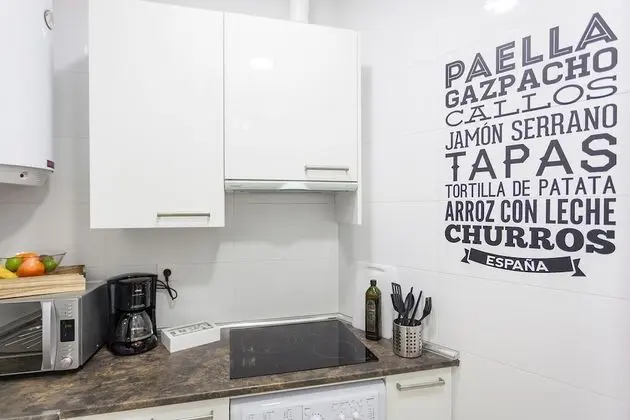 Design Apart Daire, 2 Yatak Odası (Beautiful Apt. Historic District -Sol)