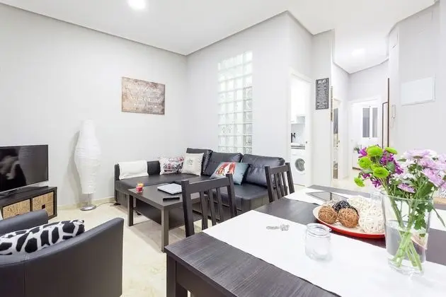 Design Apart Daire, 2 Yatak Odası (Beautiful Apt. Historic District -Sol)
