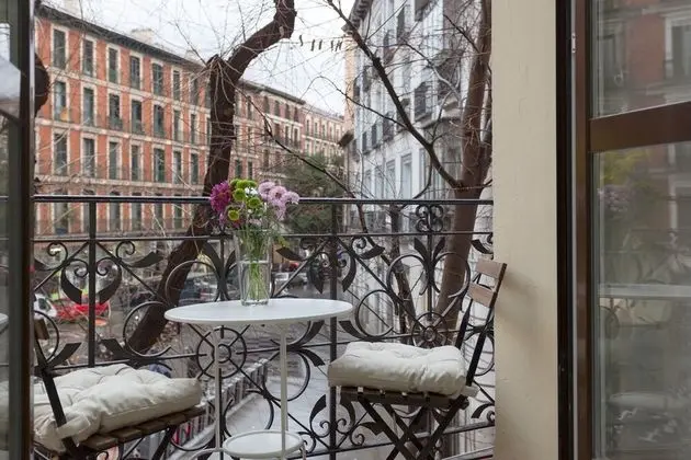 Design Apart Daire, 2 Yatak Odası (Beautiful Apt. Historic District -Sol)