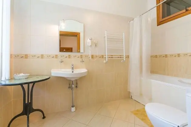 Üç Kişilik Oda, Özel Banyo