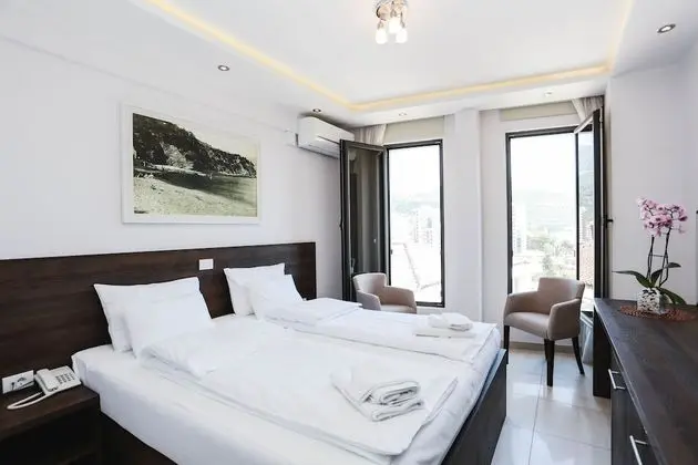 Standard Tek Büyük Yataklı Oda