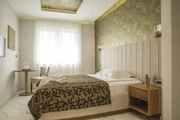 Standard Tek Büyük veya İki Ayrı Yataklı Oda
