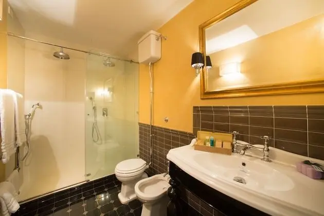 Deluxe Tek Büyük veya İki Ayrı Yataklı Oda, Özel Banyo