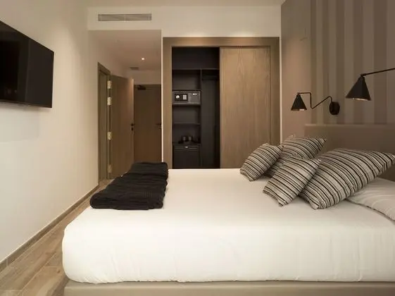 Classic Tek Büyük veya İki Ayrı Yataklı Oda