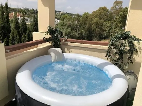 Süit, 1 En Büyük (King) Boy Yatak, Jakuzi