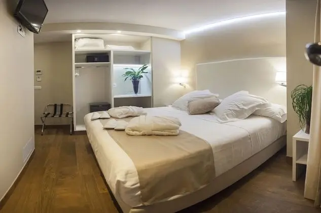 Deluxe Tek Büyük Yataklı Oda, Teras, Deniz Manzaralı